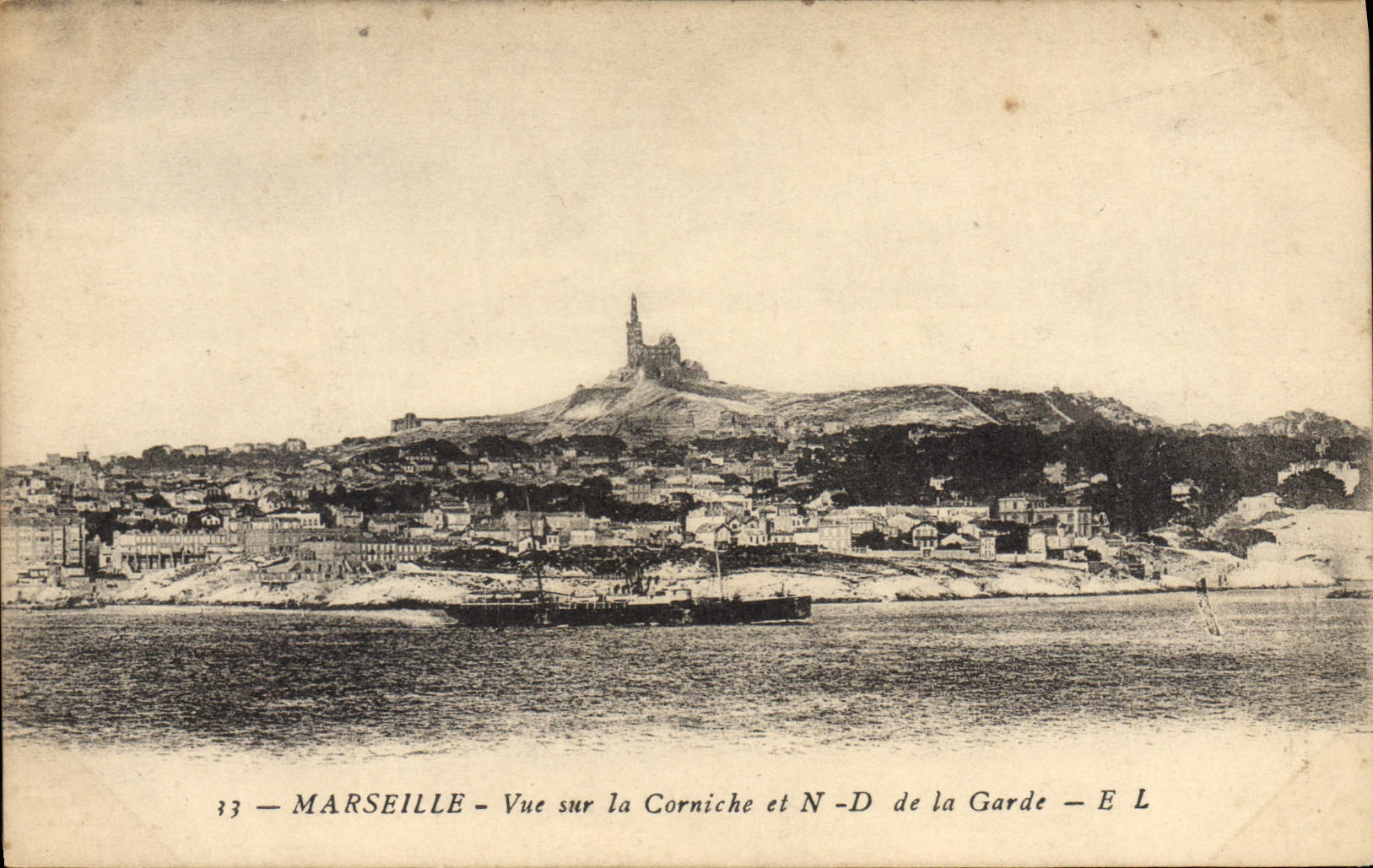 CPA Marseille Vue sur la Corniche et N D de la Garde