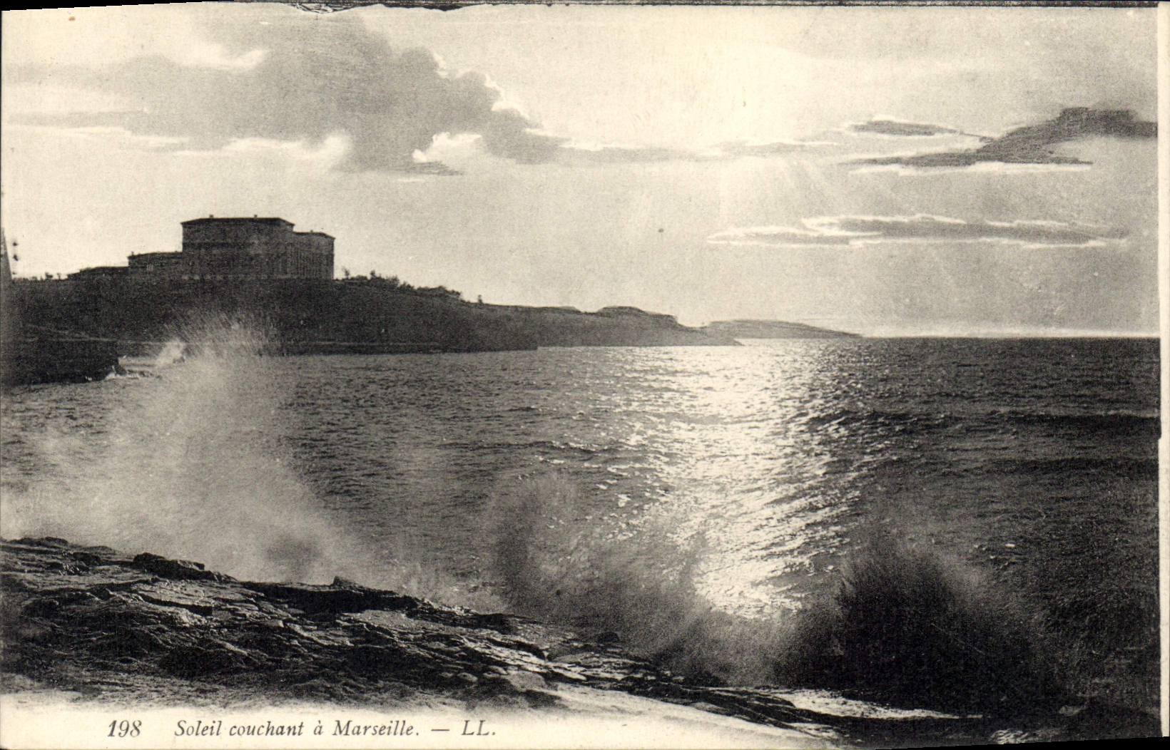 CPA Marseille Soleil couchant a Marseille