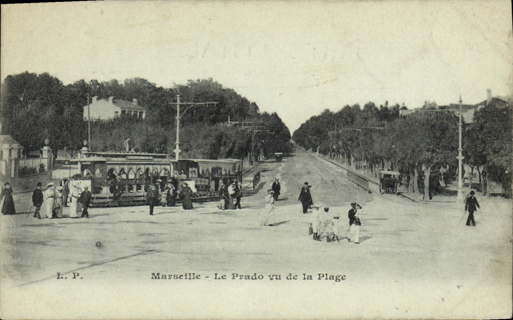CPA Marseille Le Prado vu de la Plage Tramway