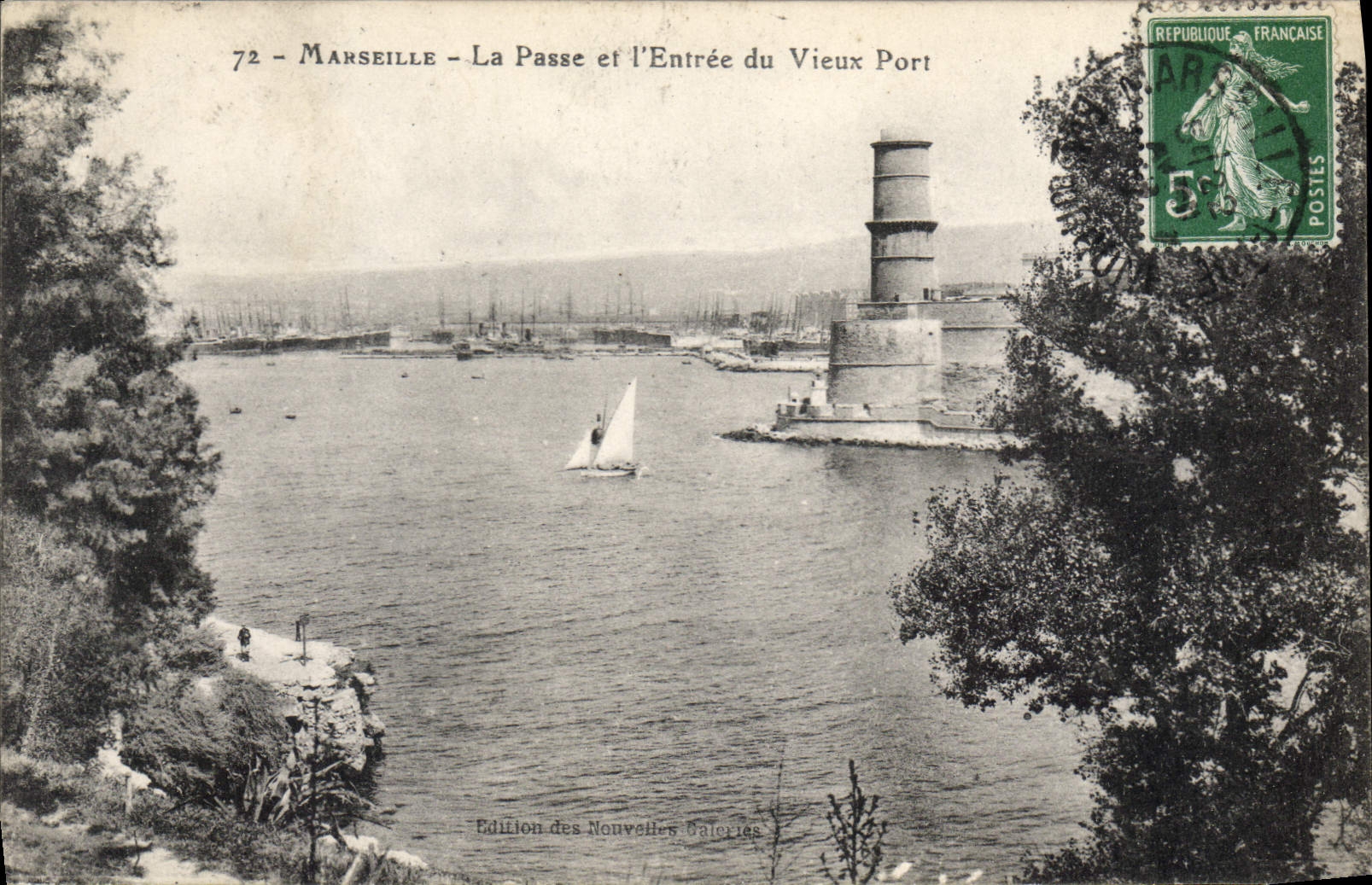 CPA Marseille La Passe et l'Entree du Vieux Port