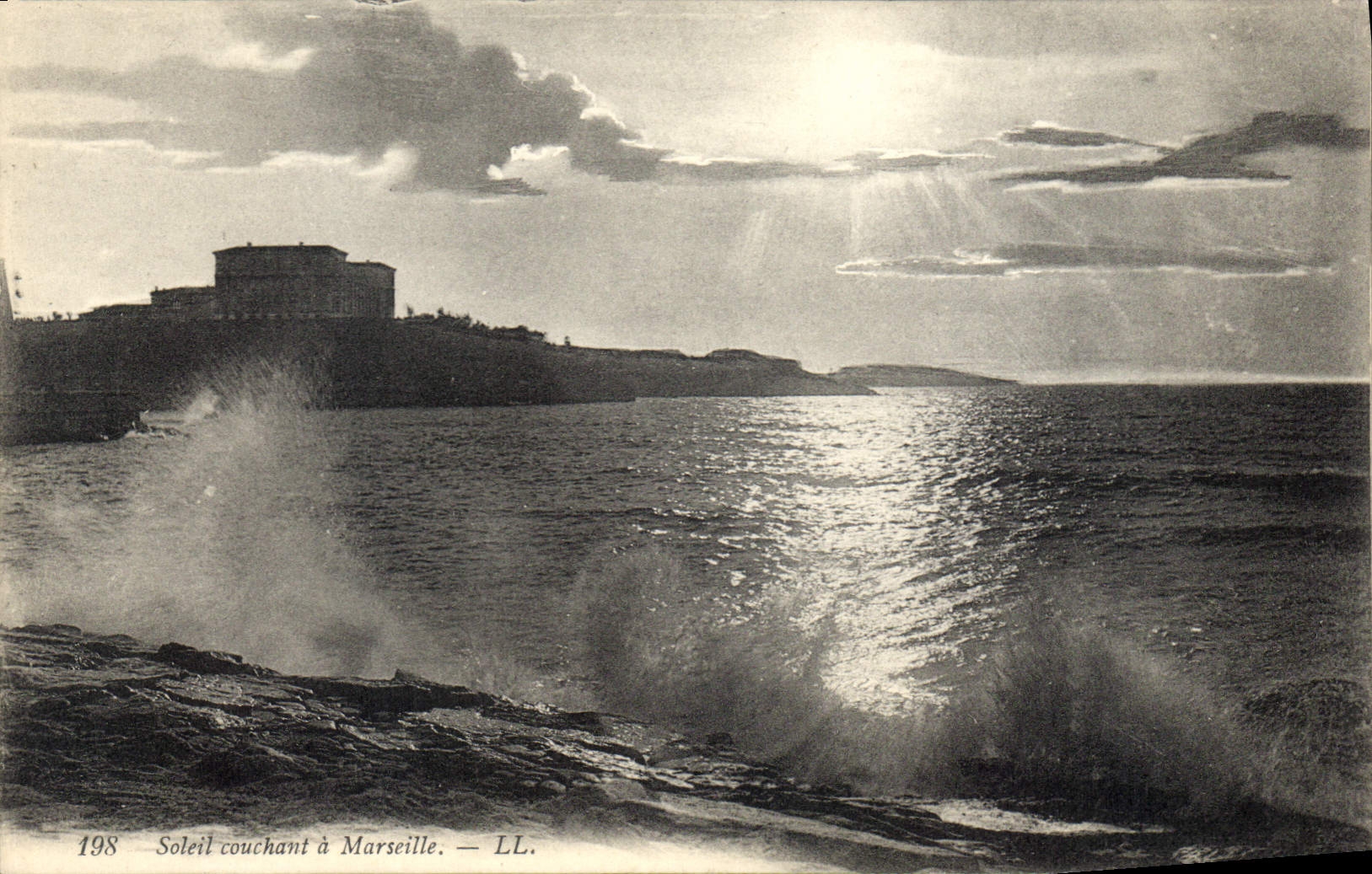 CPA Marseille Soleil couchant a Marseille