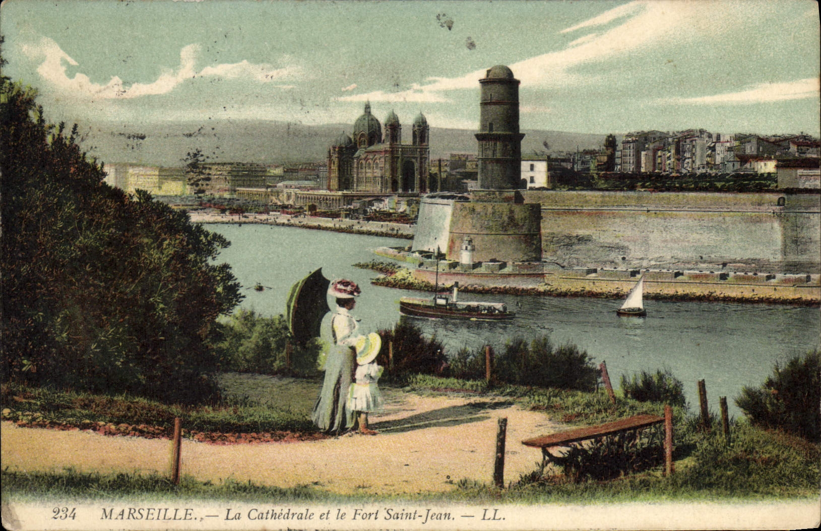 CPA Marseille La Cathedrale et la Fort Saint jean
