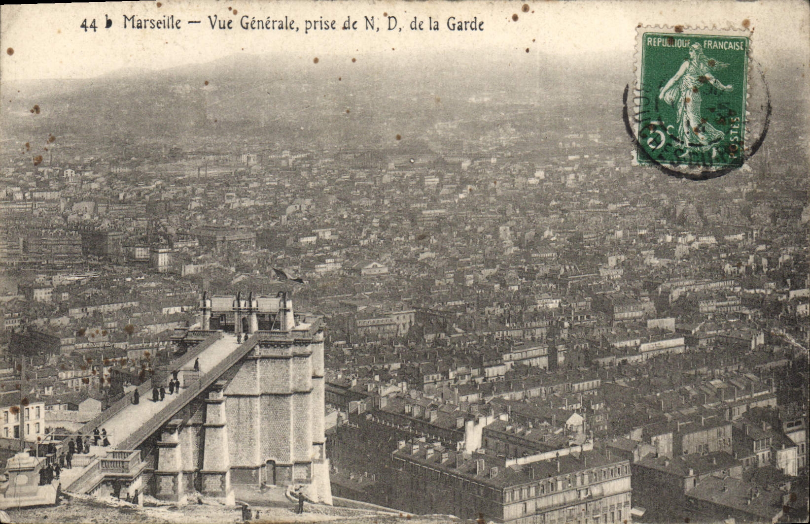 CPA Marseille Vue generale prise de N. D. de la Garde