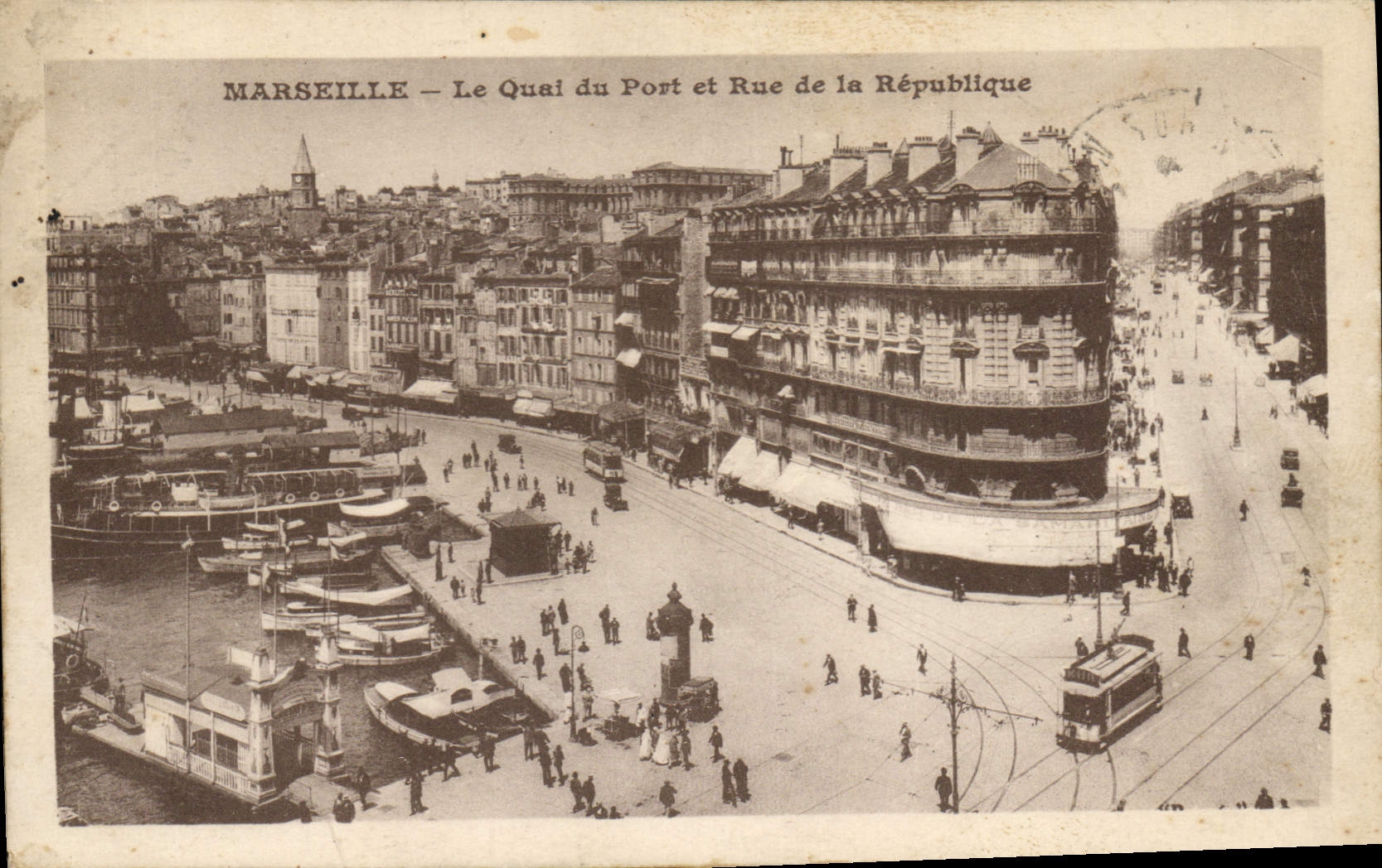CPA Marseille Le Quai du Port et Rue de la Republique