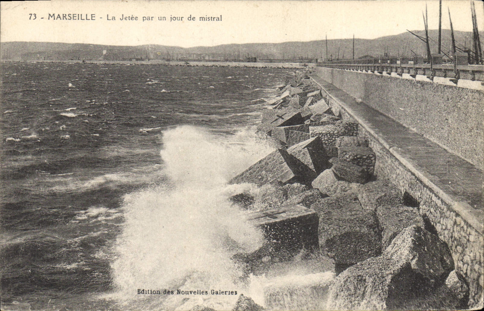 CPA Marseille La Jetee par un jour de mistral
