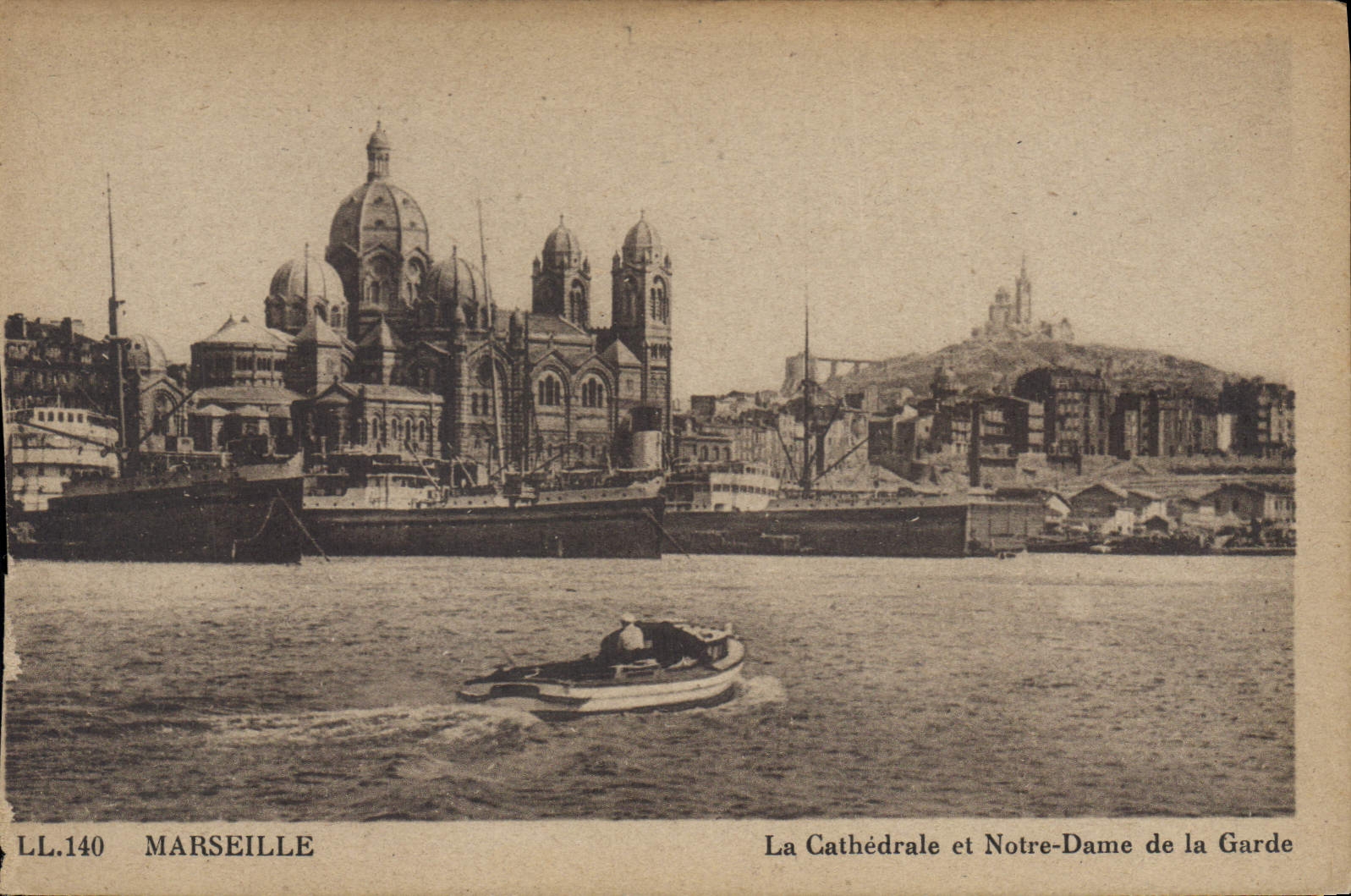 CPA Marseille La Cathedrale et Notre Dame de la Garde