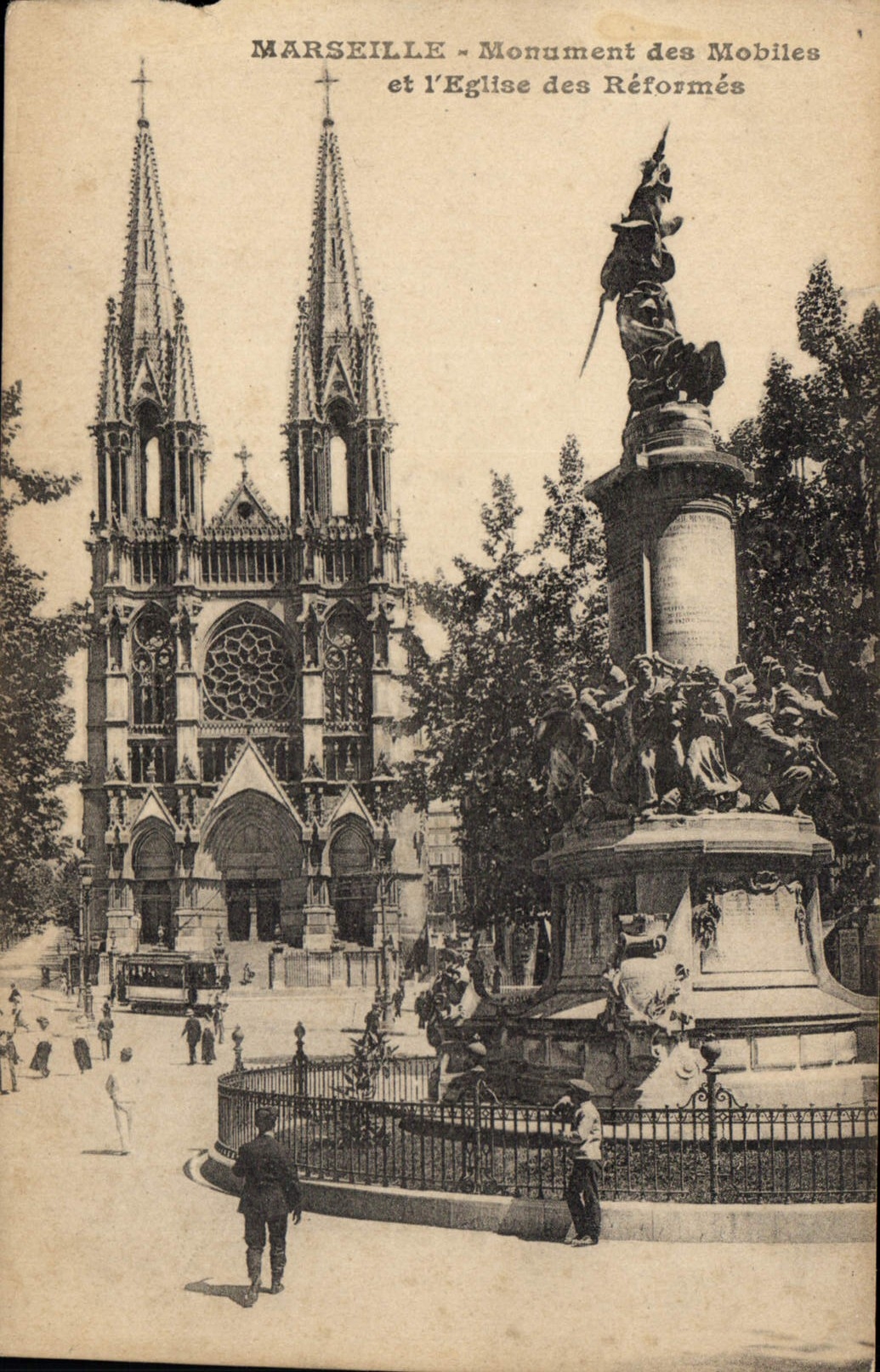 CPA Marseille Monument des Mobiles et l'Eglise des Reformes