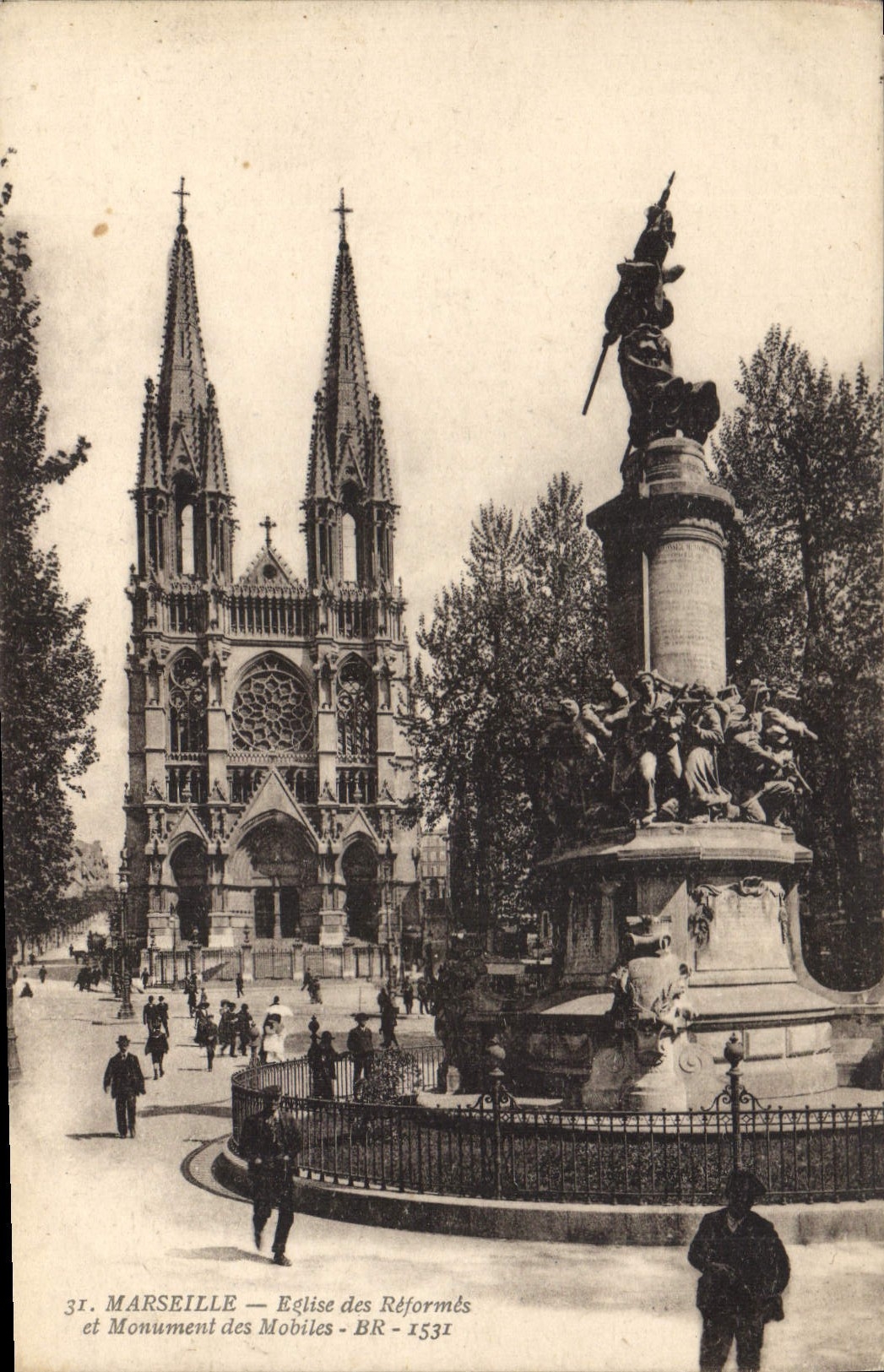 CPA Marseille Eglise des Reformes et Monument des Mobiles