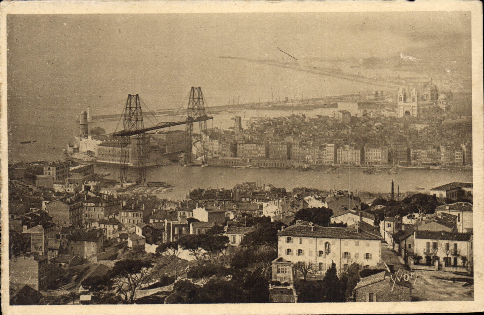 CPA Marseille Vue generale sur le Vieux Port et la Joliette