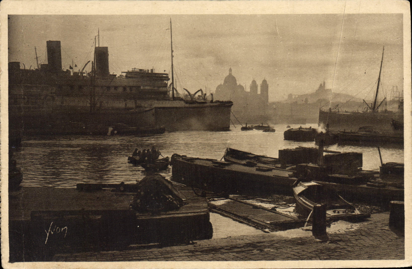 CPA Marseille Le Port de la Joliette Bateaux