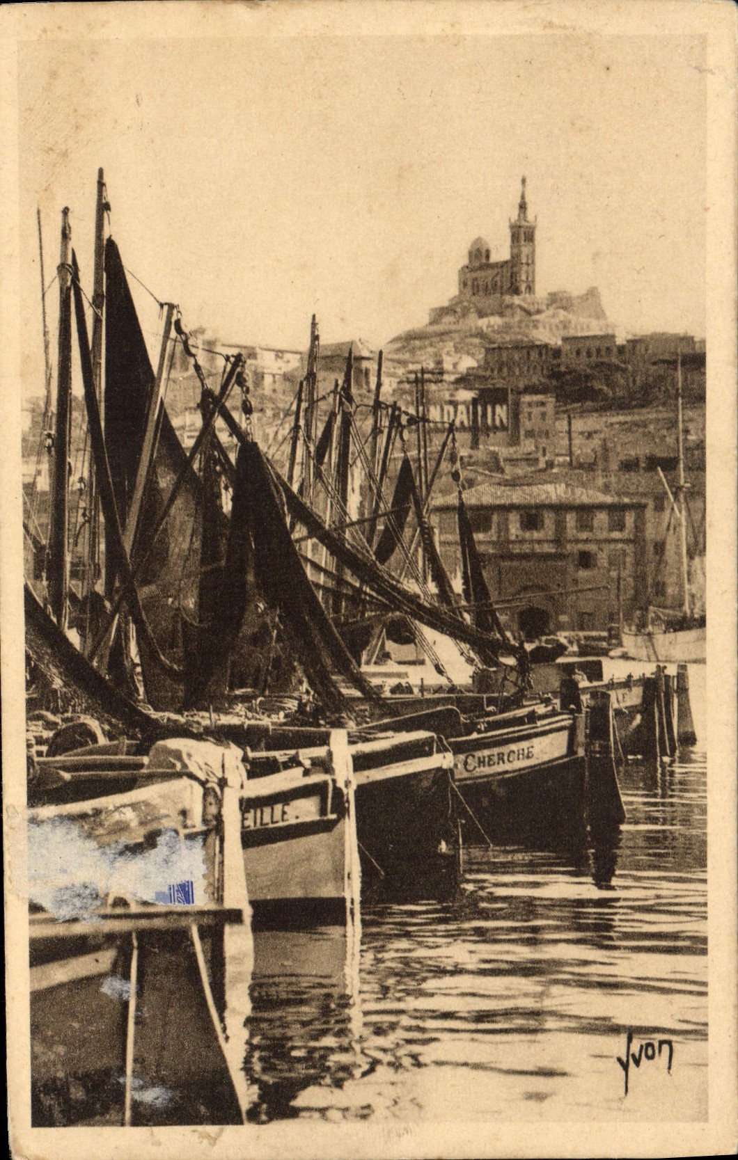 CPA Marseille N. D. de la Garde vue du vieux port