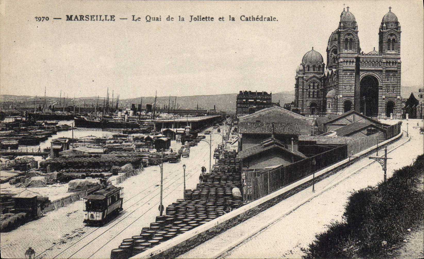 CPA Marseille Le Quai de la Joliette et la Cathedrale Tramway