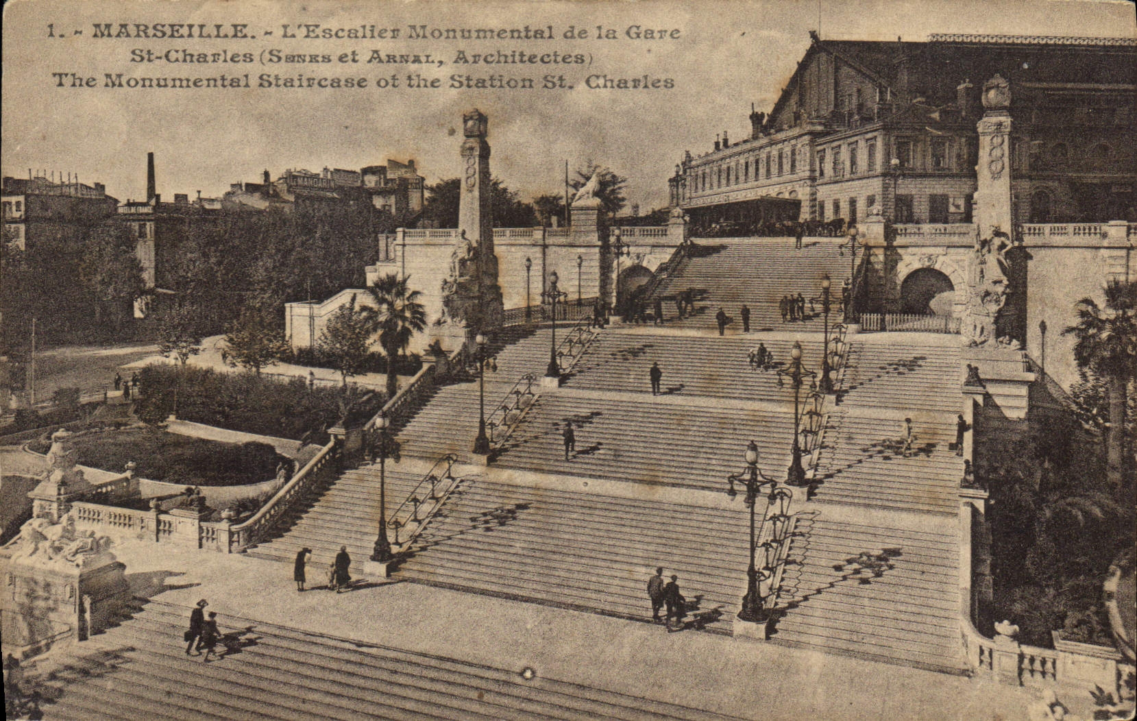 CPA Marseille L'Escalier monumental de la Gare St Charles