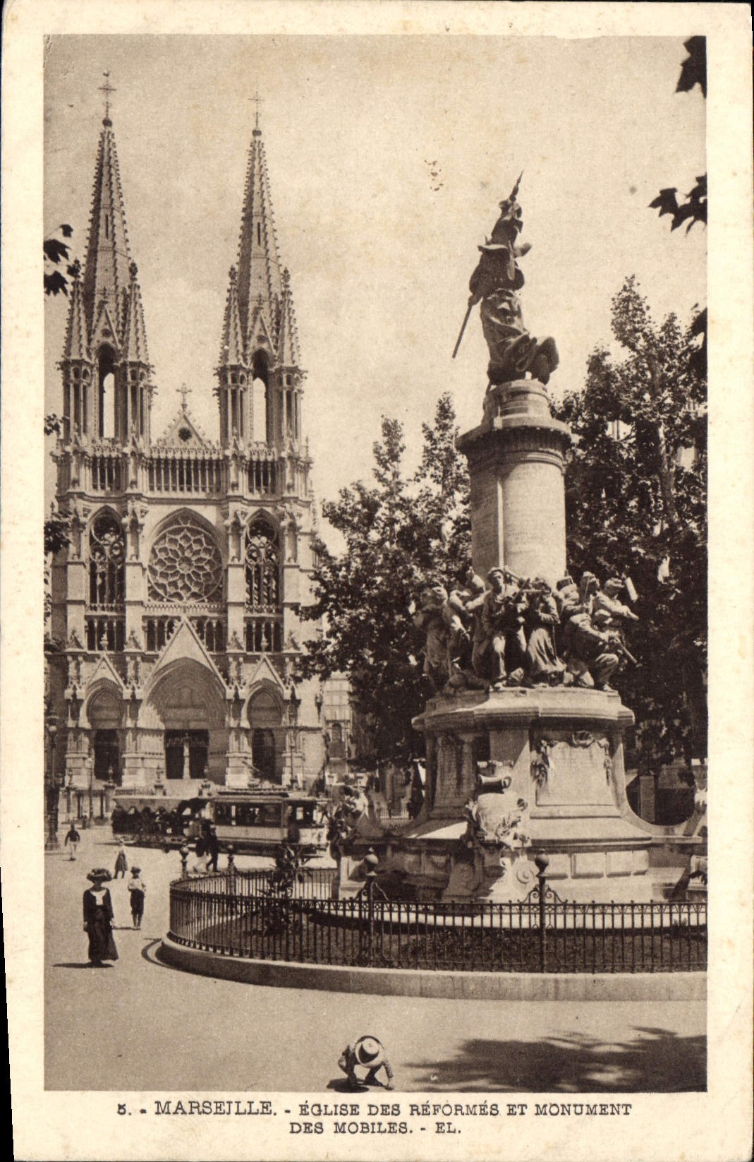 CPA Marseille Eglise des Reformes et Monument des Mobiles