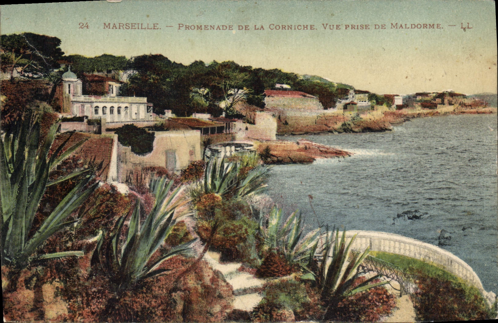 CPA Marseille Promenade de la Corniche Vue prise de Maldorme 