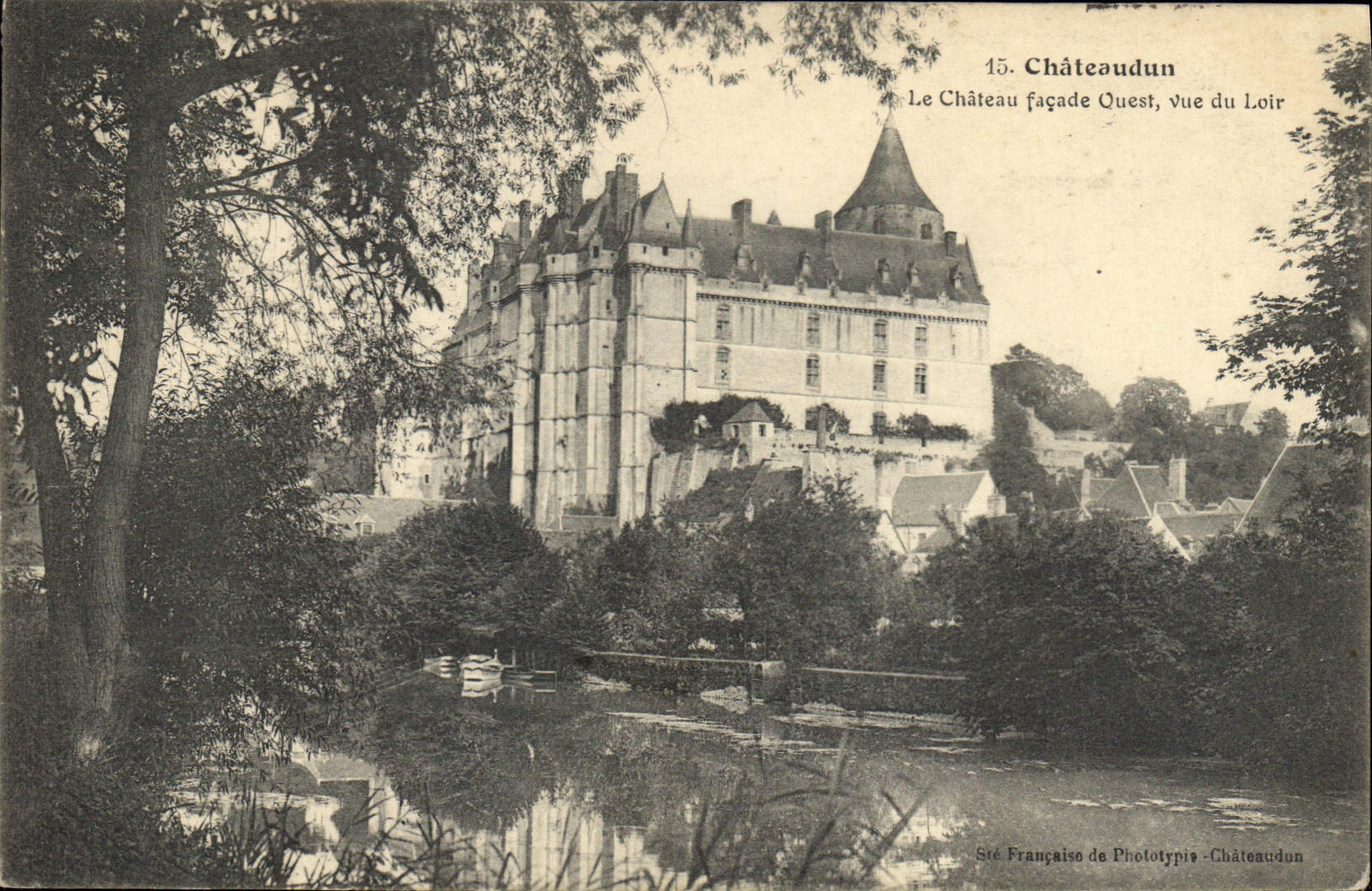CPA Chateaudun Le Chateau facade Ouest vue du Loir