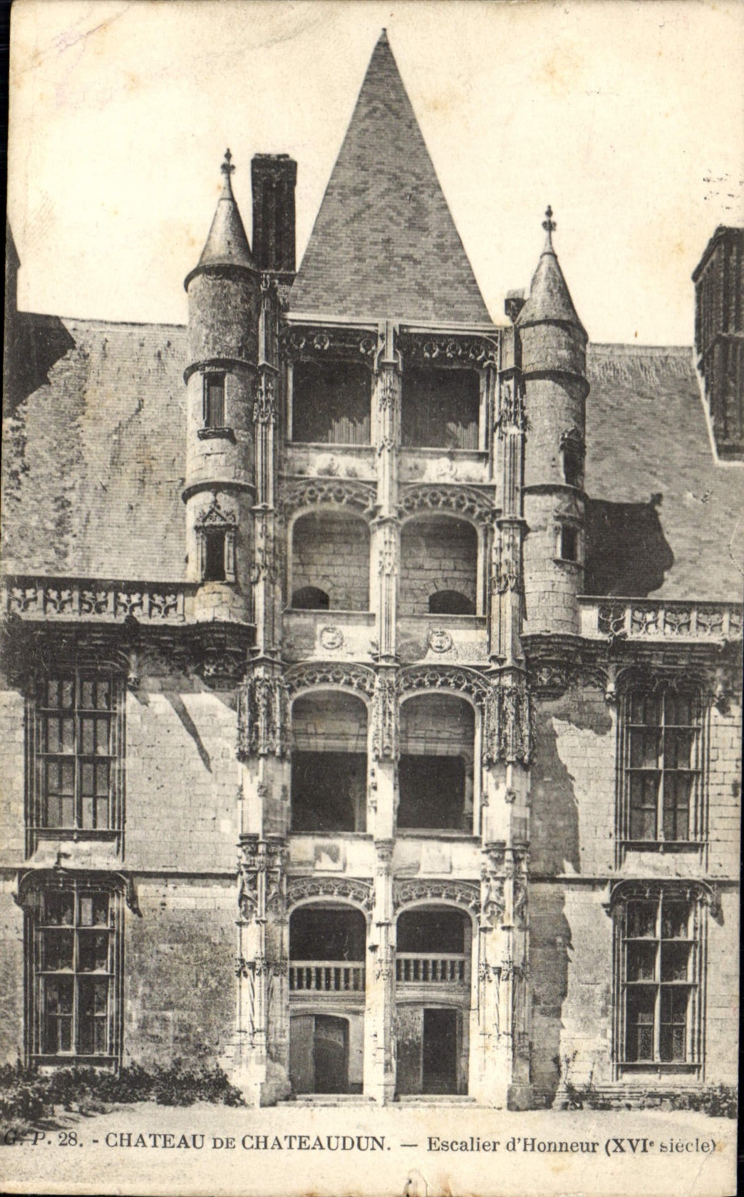 CPA Chateau de Chateaudun Escalier d'Honneur XVI siecle
