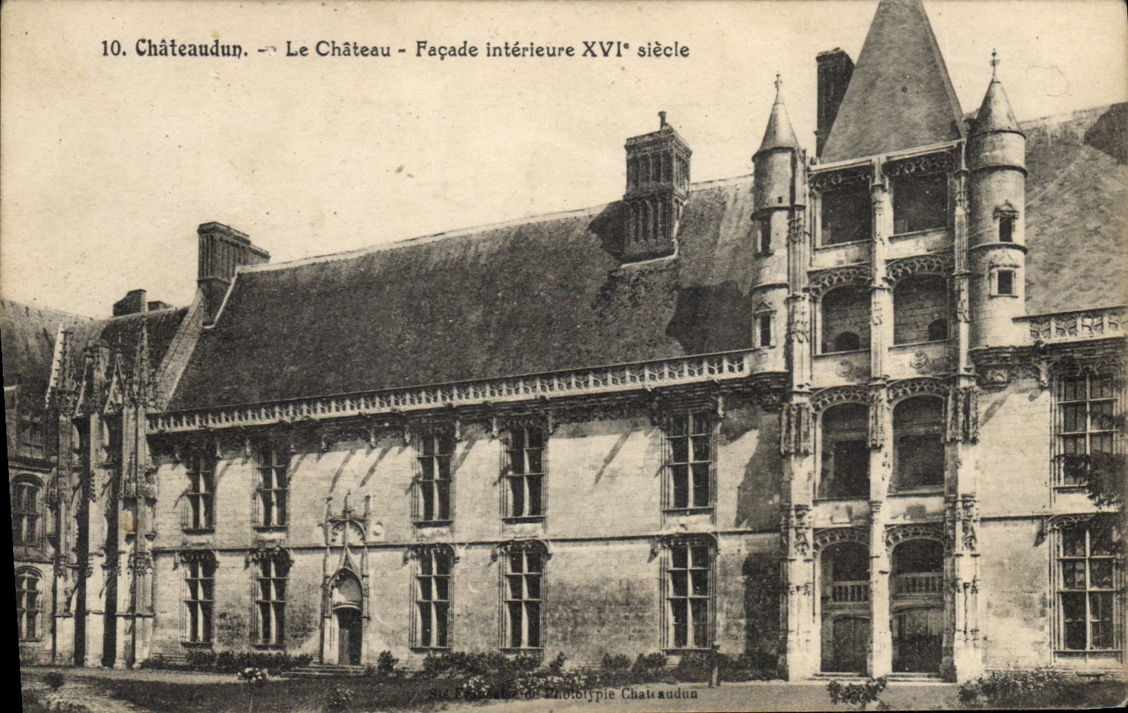 CPA Chateaudun Le Chateau Facade interiure XVI siecle