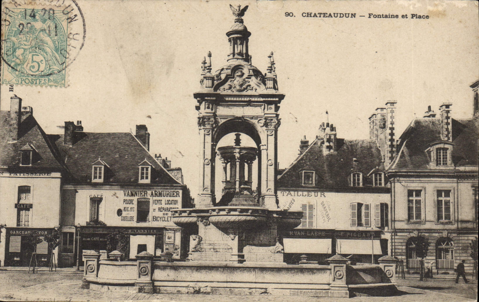 CPA Chateaudun Fontaine et Place 