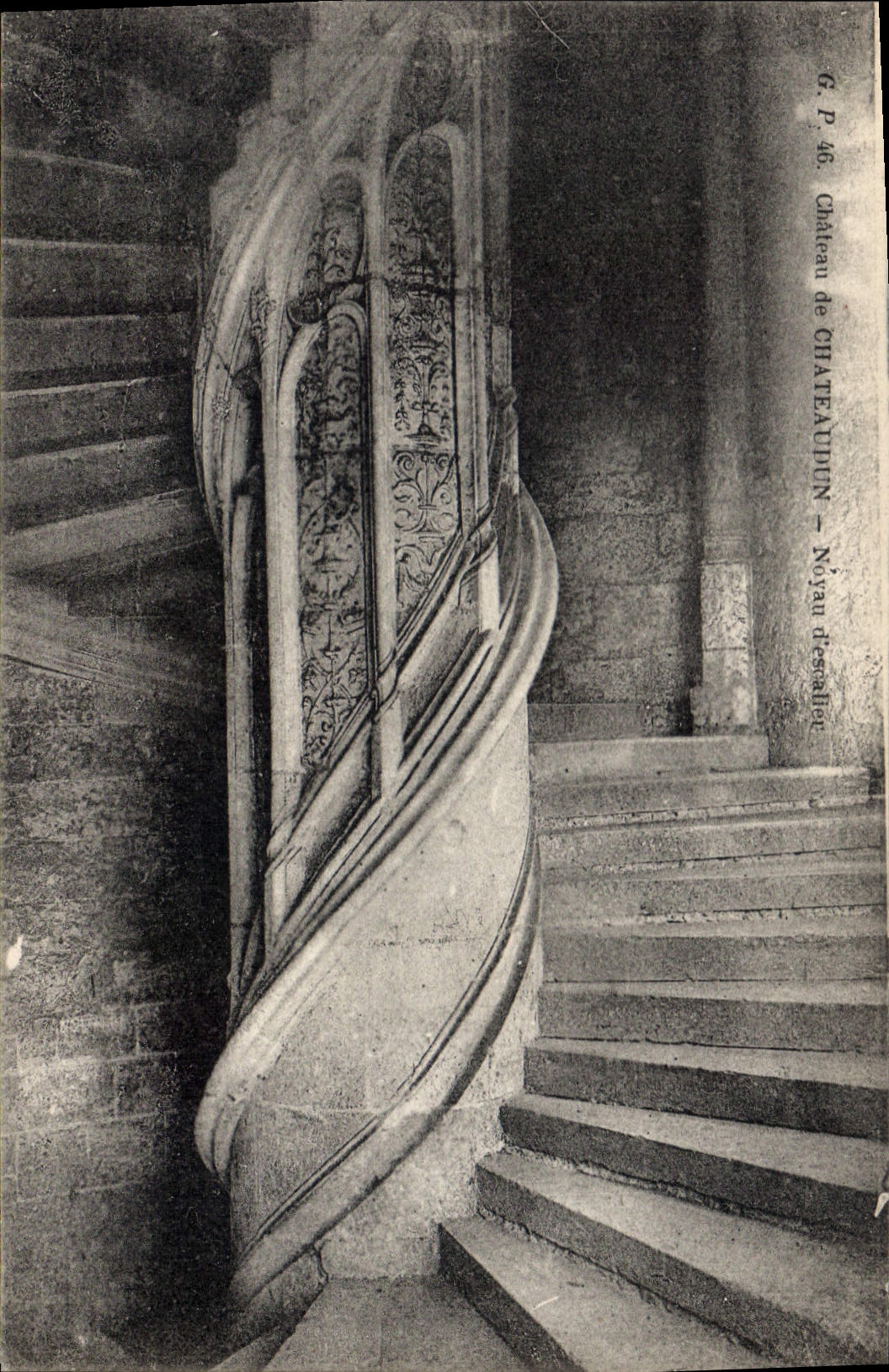 CPA Chateau de Chateaudun Noyan d'Escalier 