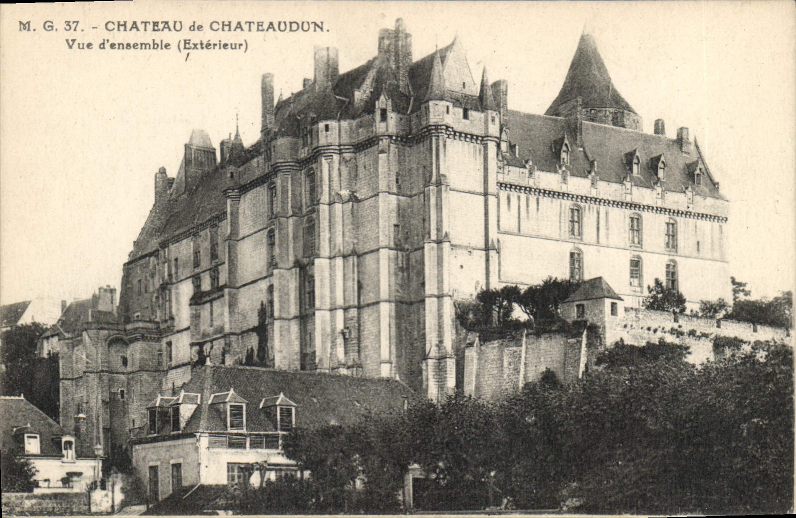 CPA Chateau de Chateaudun Vue d'ensemble Exterieur 