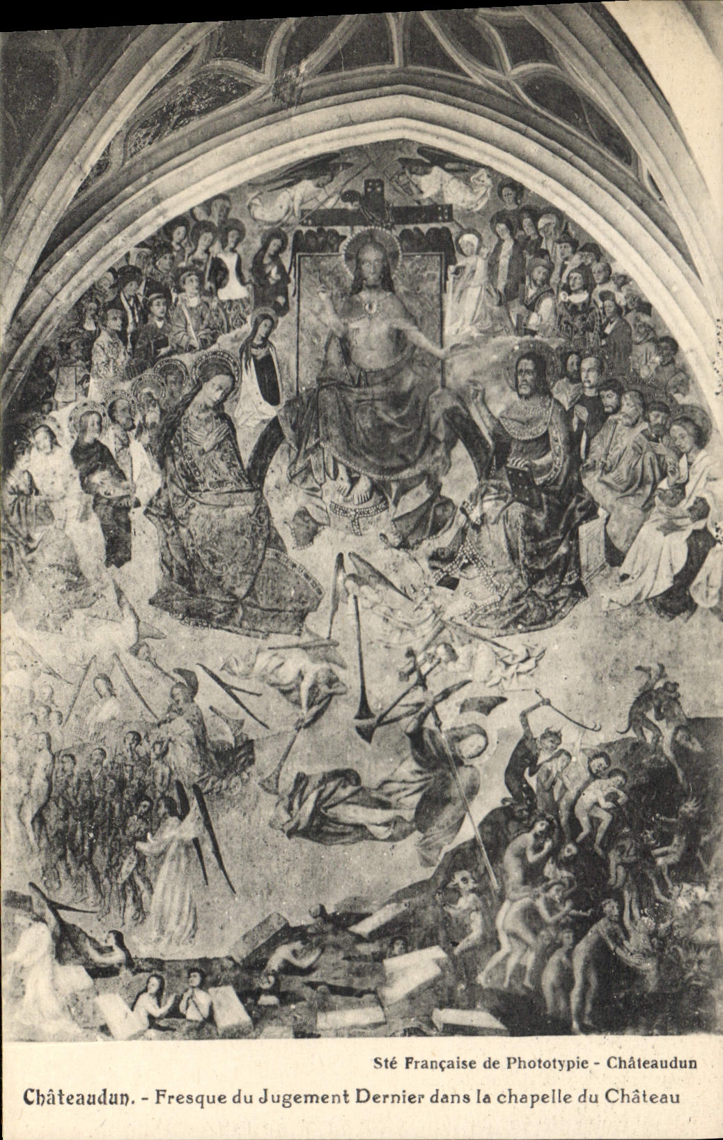 CPA Chateaudun Fresque du Jugement Dernier dans la chapelle du Chateau 