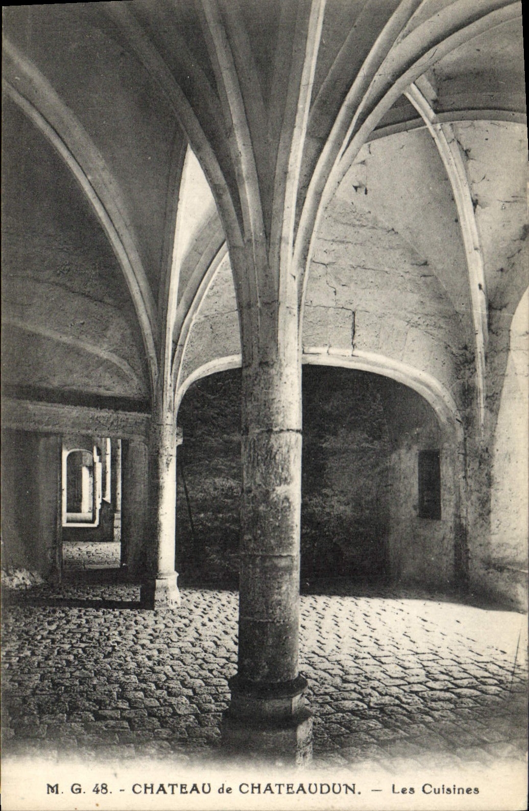 CPA Chateau de Chateaudun Les Cuisines