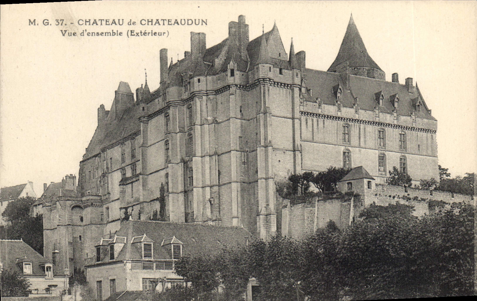 CPA Chateau de Chateaudun Vue d'ensemble Exterieur