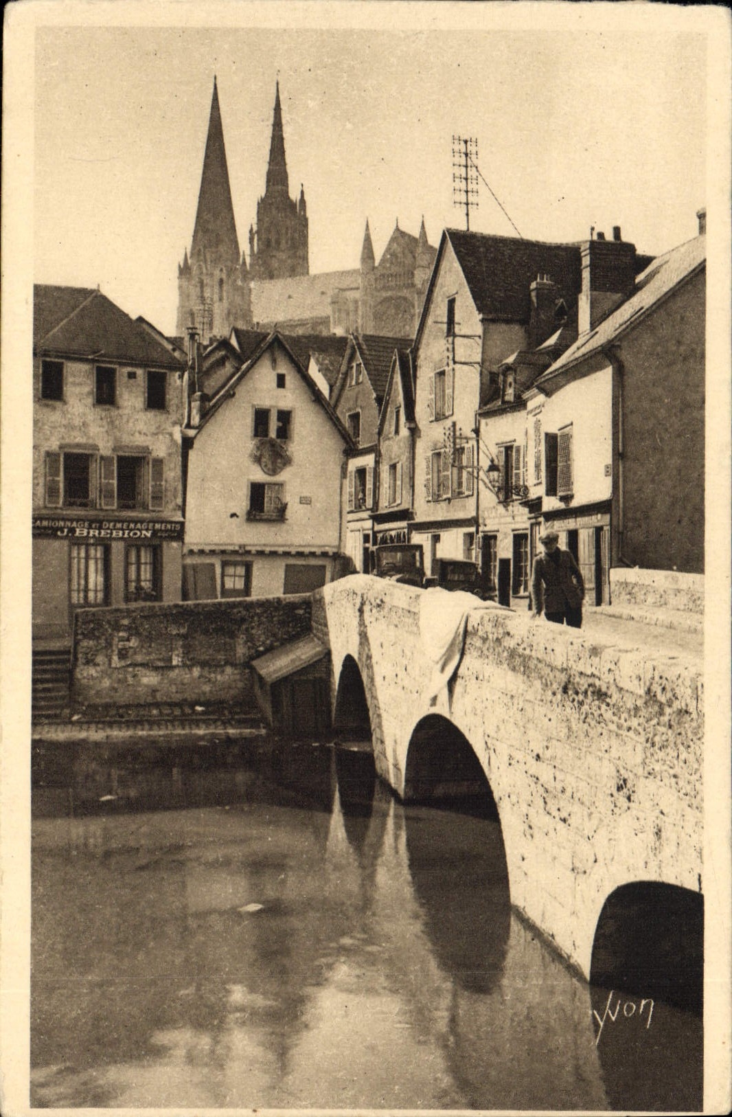 CPA Chartres Eure et Loir Vieux Pont et Vieilles Maisons