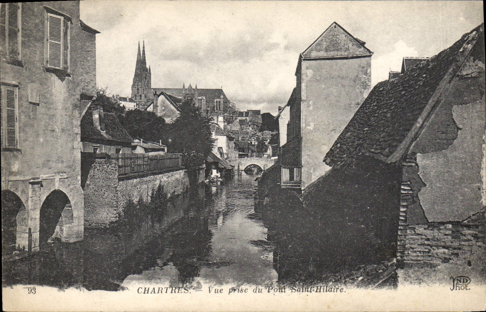 CPA Chartres Vue prise du Pont Saint Hilaire 