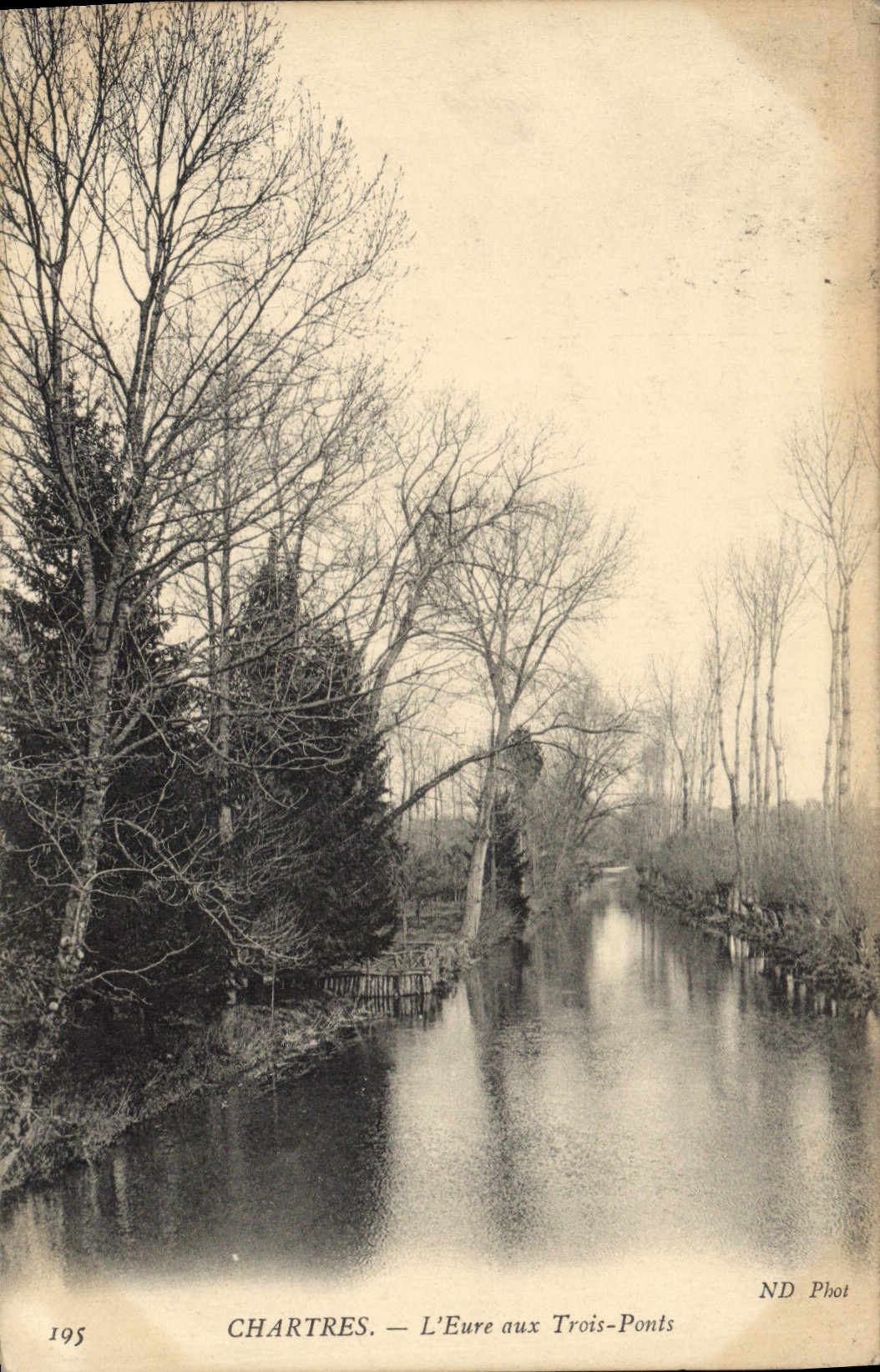 CPA Chartres L'Eure aux Trois Ponts 