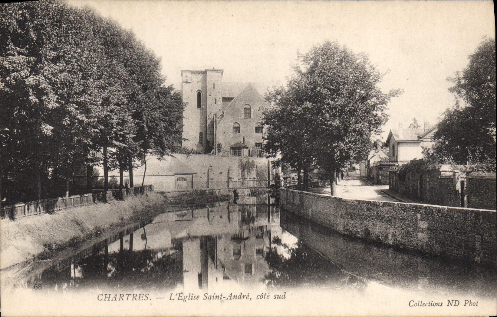 CPA Chartres L'Eglise Saint Andre cote sud 