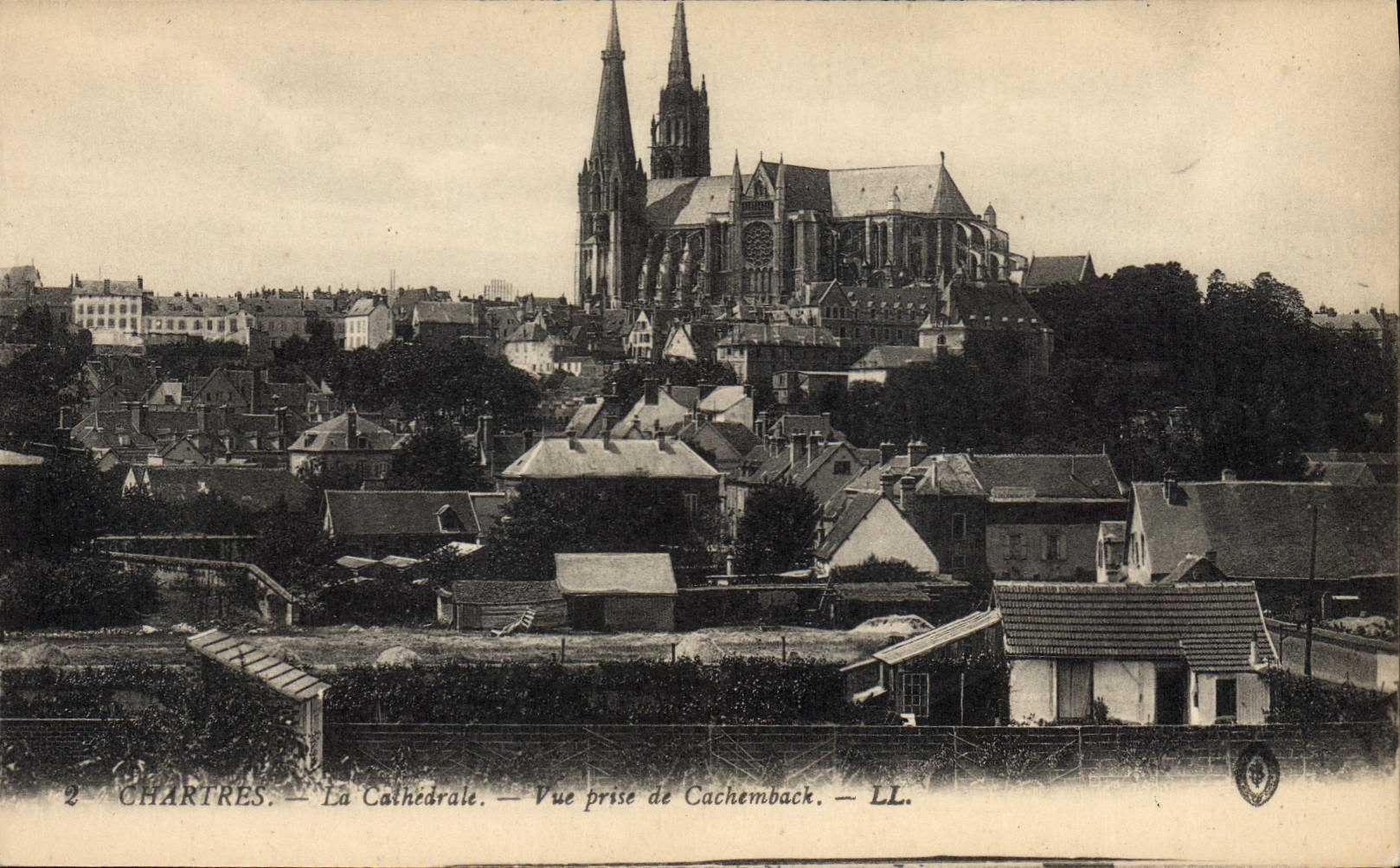 CPA Chartres La Cathedrale Vue prise du Cachemback 