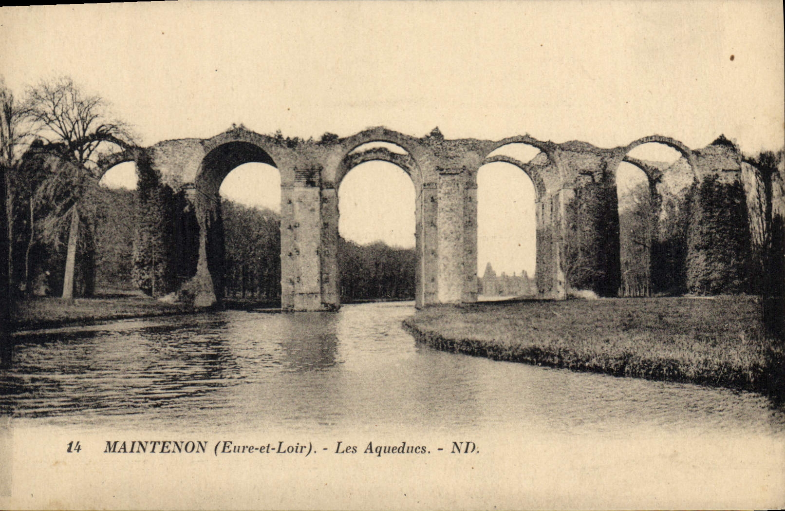 CPA Maintenon Eure et Loit Les Aqueducs 