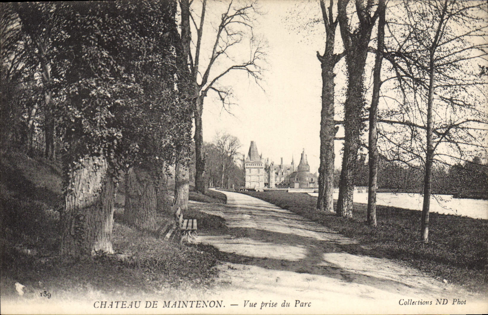 CPA Chateau de Maintenon Vue prise du Parc 