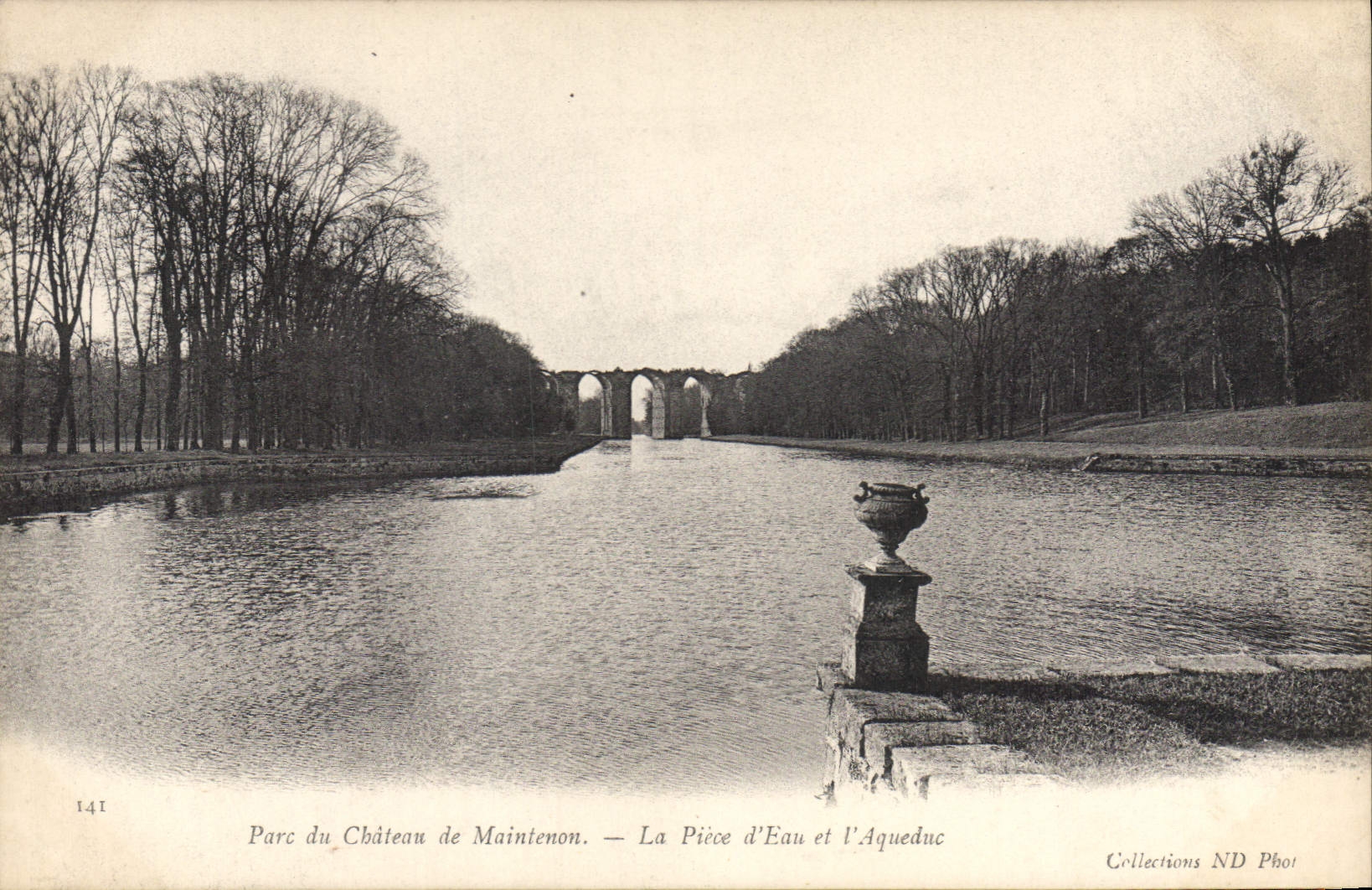 CPA Parc du Chateau de Maintenon La Piece d'Eau et l'Aqueduc 