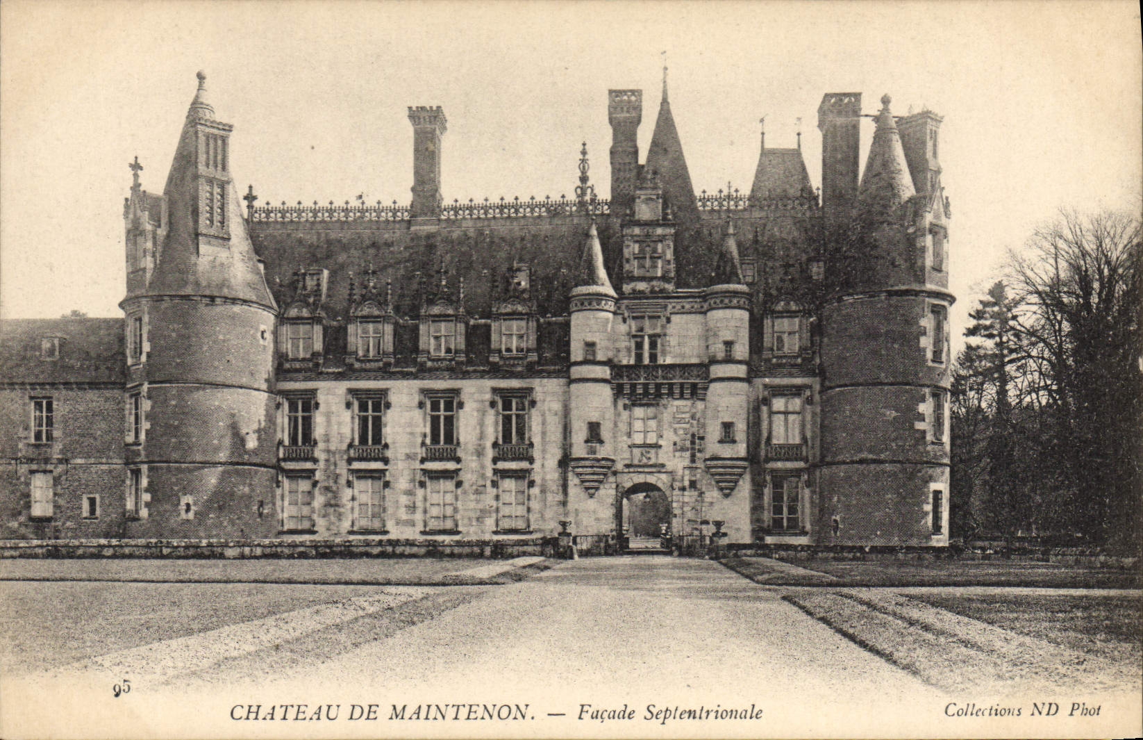 CPA Chateau de Maintenon Facade Septentrionale
