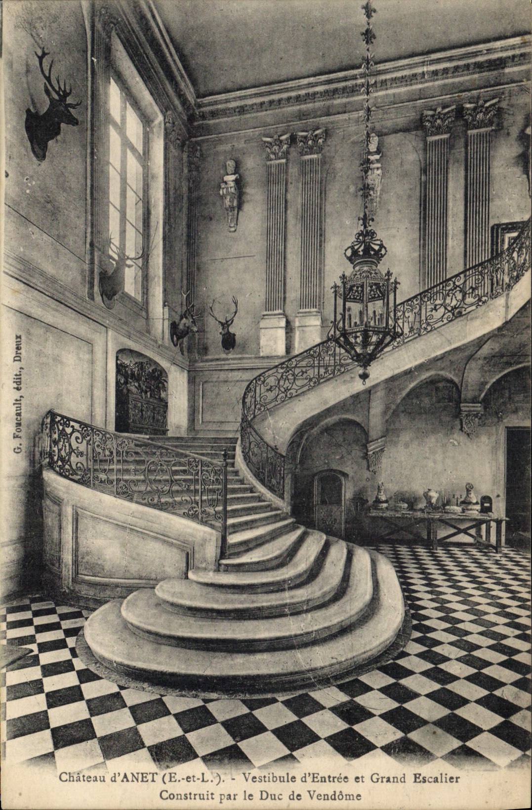 CPA Chateau d'Anet E et L Vestibule d'Entree et Grand Escalier Construit par le Duc de Vendome