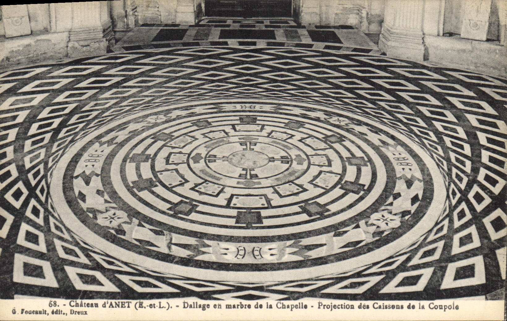 CPA Chateau d'Anet E et L Dallage en marbre de la Chapelle Projection des caissons de la coupole