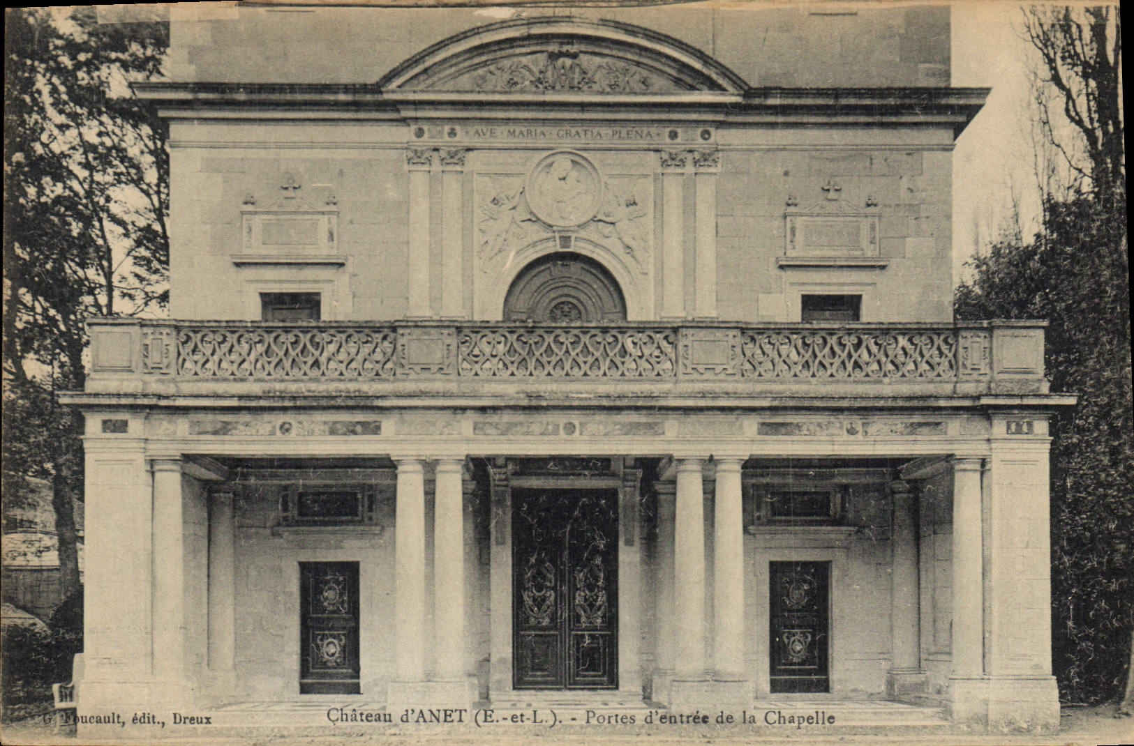 CPA Chateau d'Anet E et L Portes d'entree de la Chapelle