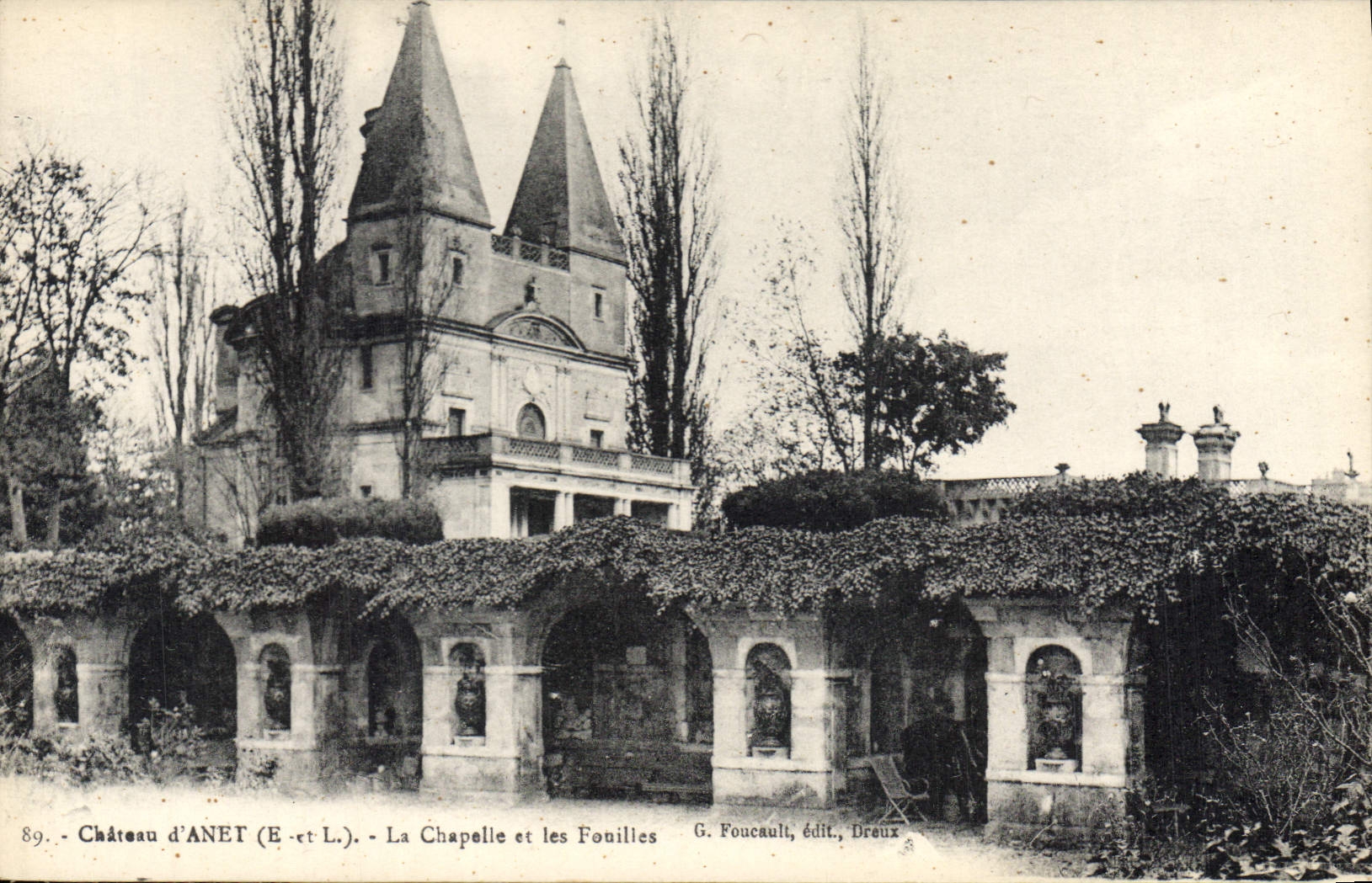 CPA Chateau d'Anet E et L La Chapelle et les Fouilles
