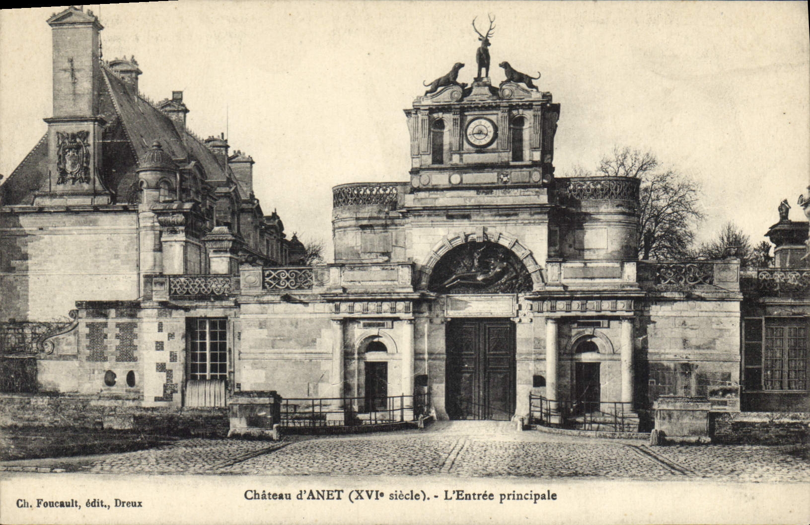 CPA Chateau d'Anet XVI siecle L'Entree principale 