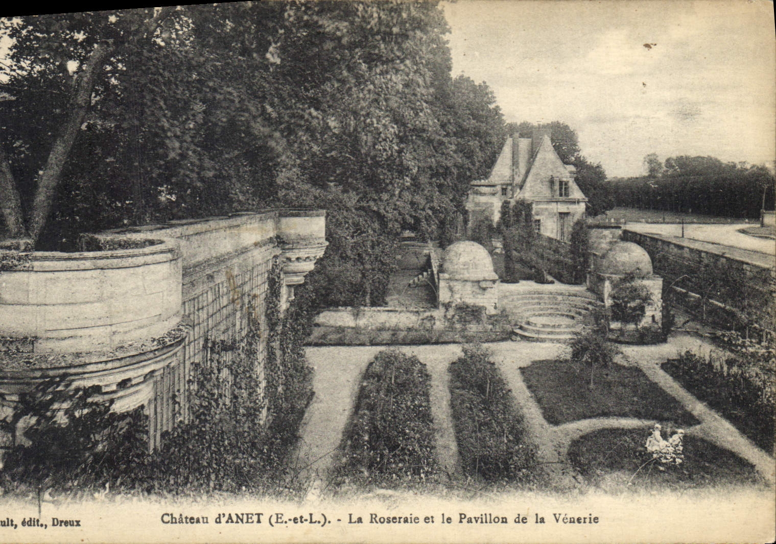 CPA Chateau d'Anet E et L La Roseraie et le Pavillon de la Venerie