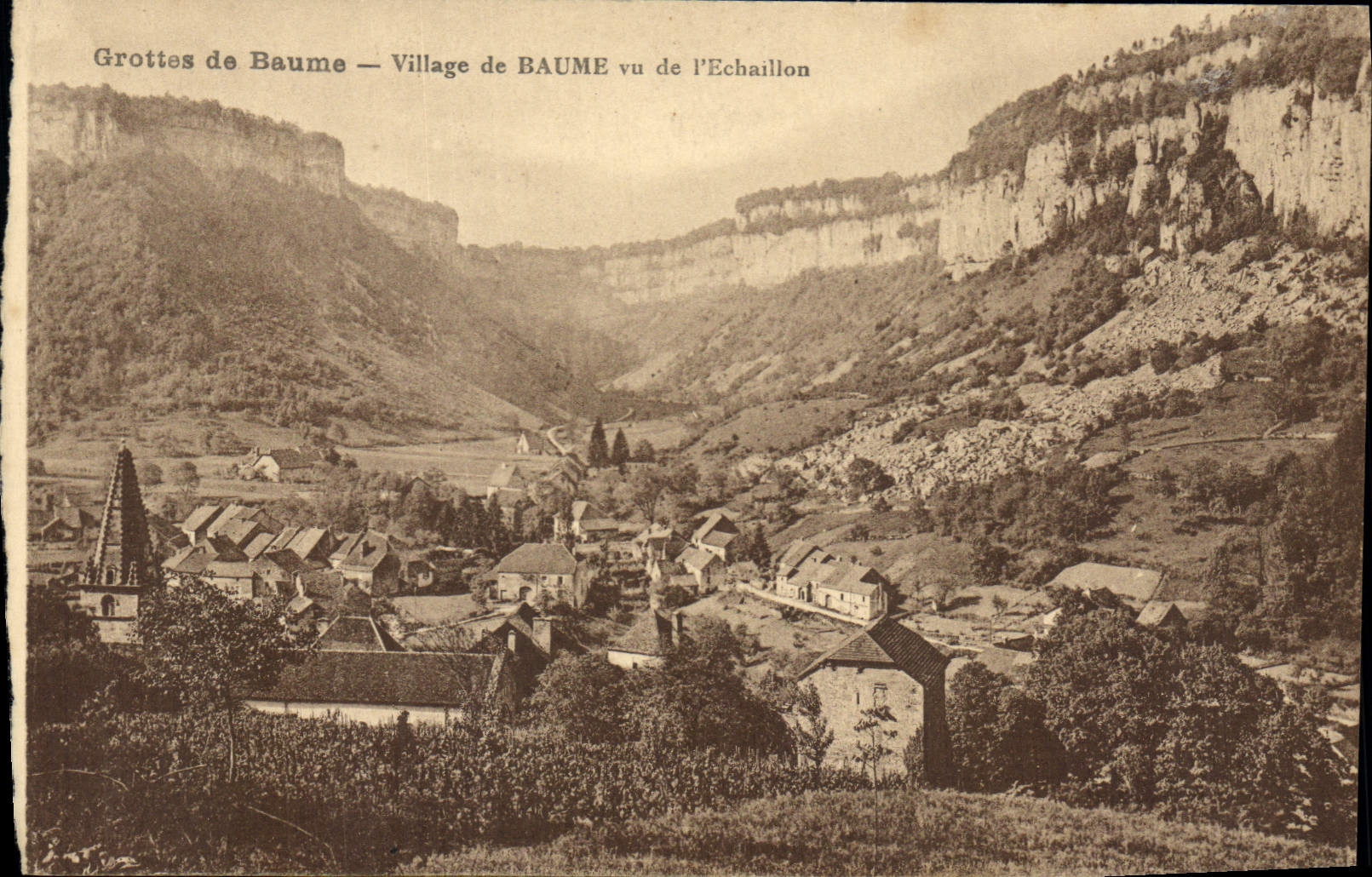 CPA Grottes de Baume Village de Baume vu de l'Echaillon 