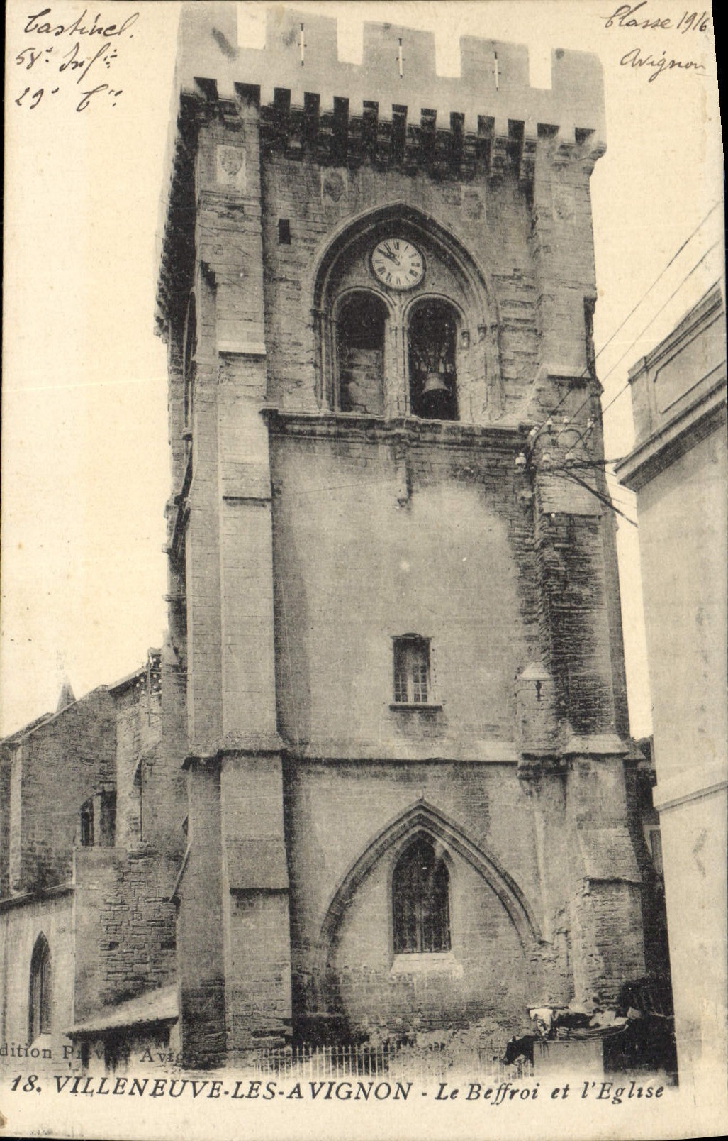 CPA Villeneuve les Avgnon Le Beffroi et l'Eglise