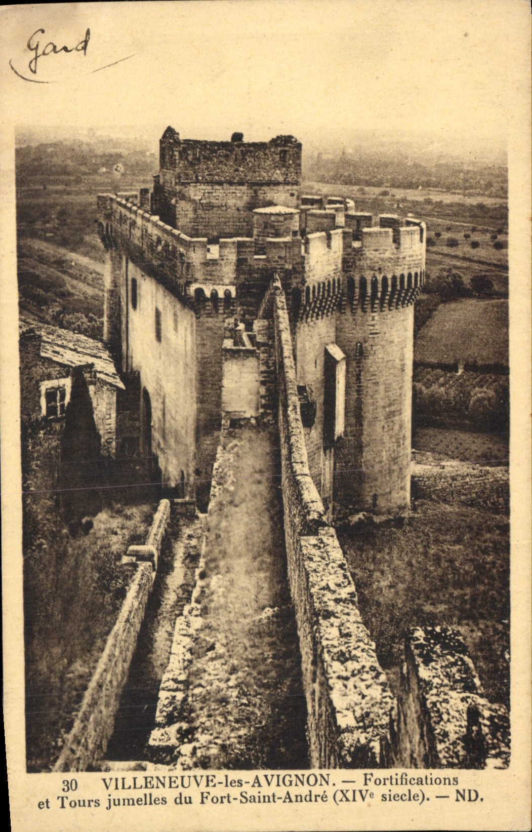 CPA Villeneuve les Avignon Fortifcations et Tours jumelles du Fort Saint Andre XIV siecle 