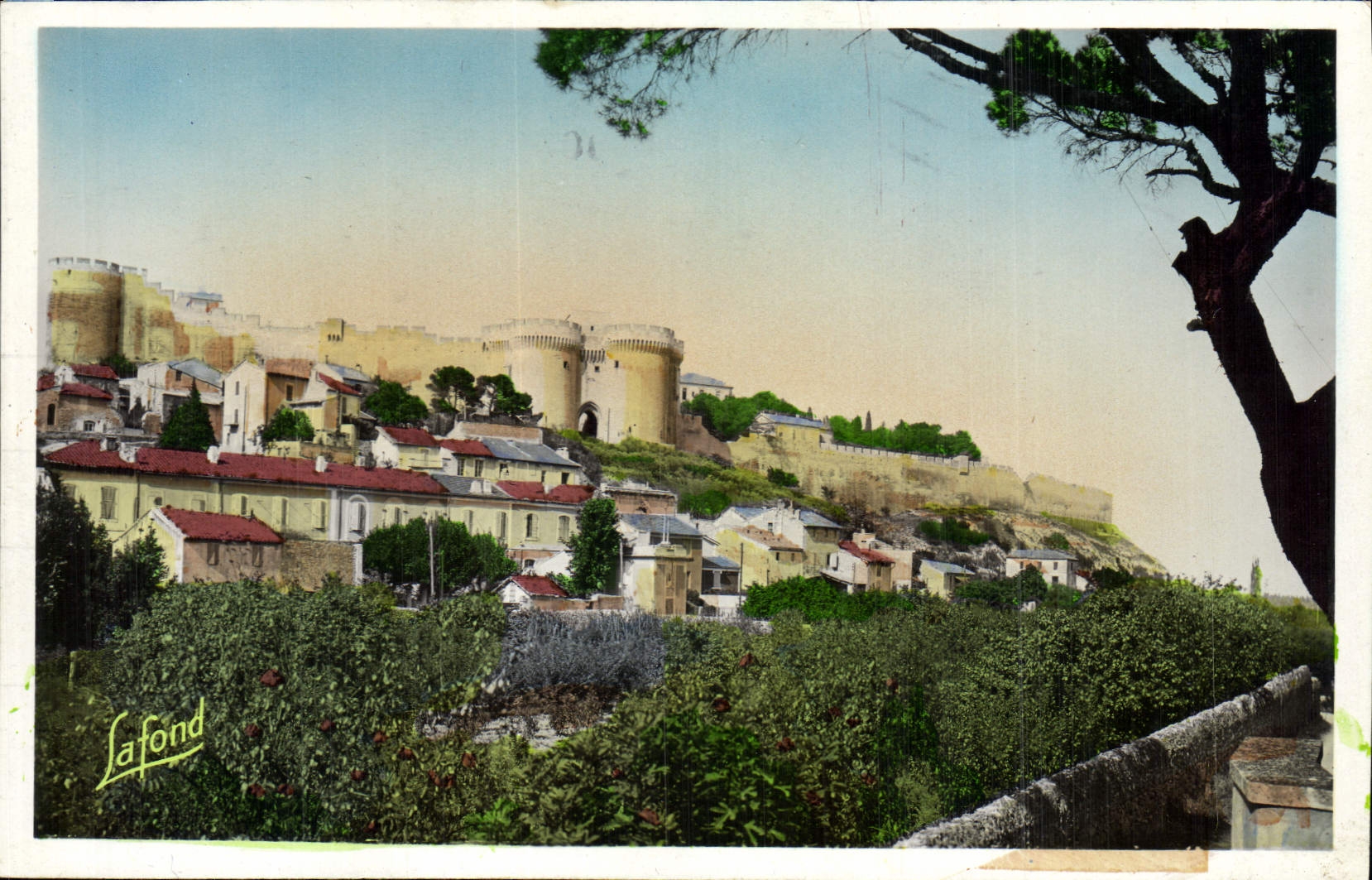 CPA Villeneuve les Avignon Gard Quartier du Fort Saint Andre