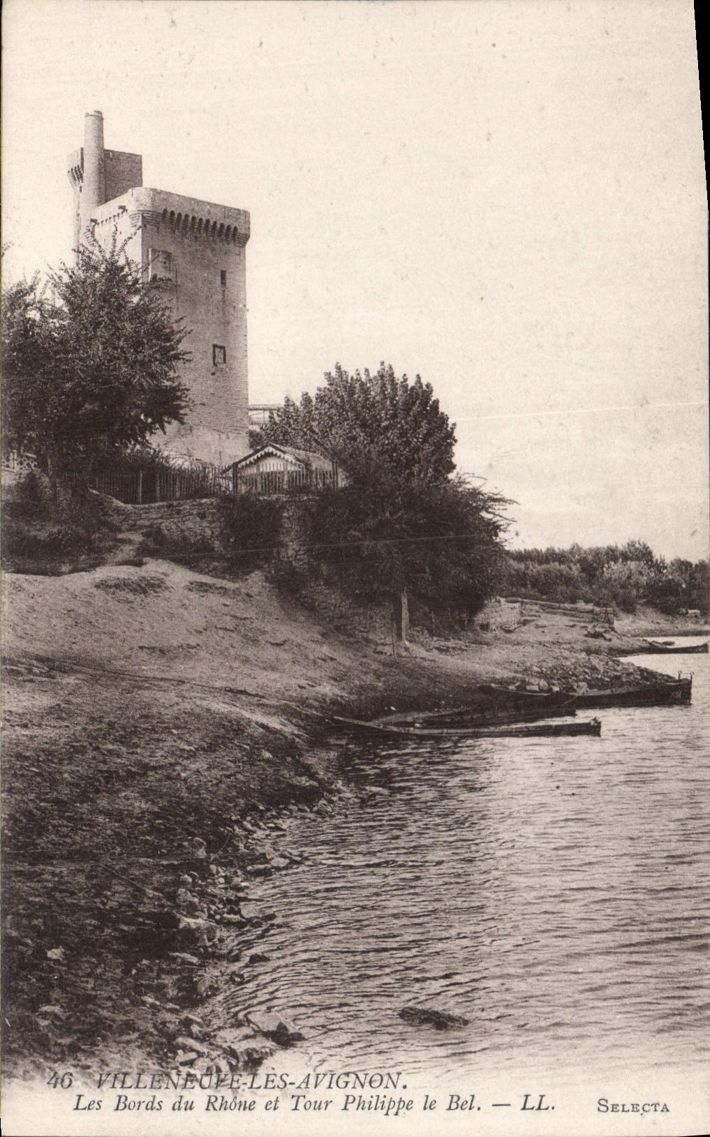CPA Villeneuve les Avignon Les Bords du Rhone et Tour Philippe le Bel