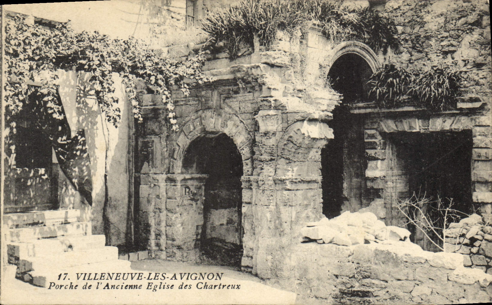 CPA Villeneuve les Avignon Porche de l'Ancienne Eglise des Chartreux 