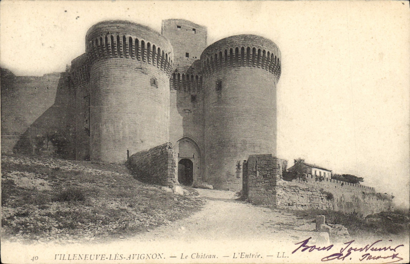 CPA Villeneuve les Avignon Le Chateau L'Entree 